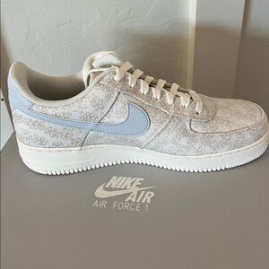 Air Force 1 Nike Women’s Floral Shoes new in box